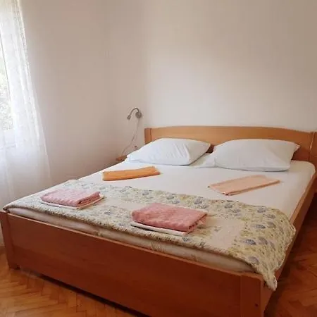 Ara-mirjana Apartamento Baška