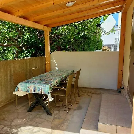Ara-mirjana Apartamento Baška